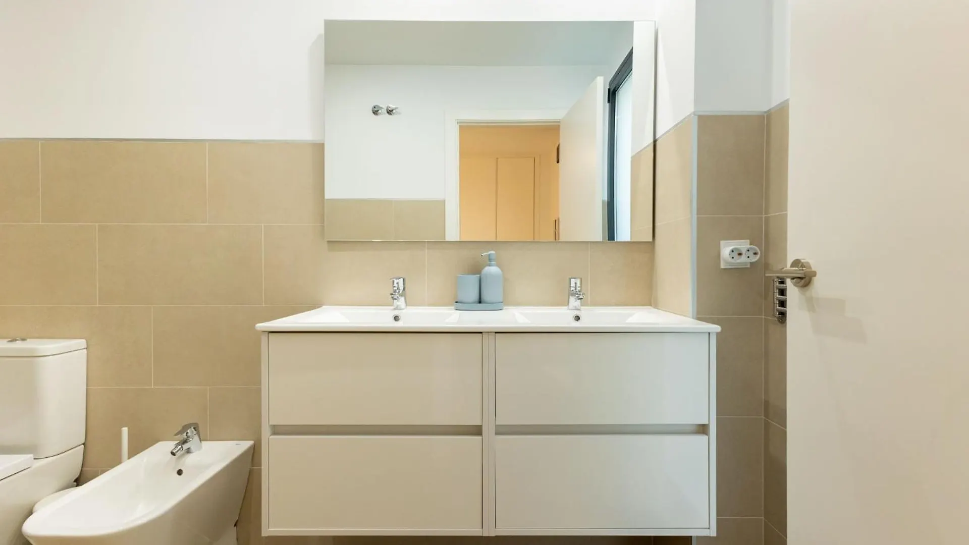 Charming 2 Bedroom Apartment By Torre Del Oro By Ocityzen إشبيلية 0*,